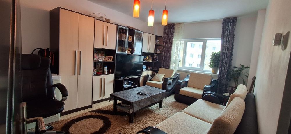 Apartament 3 camere de vânzare Liceul Sportiv