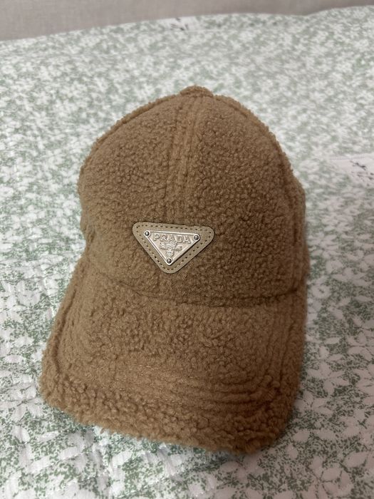 Продам кепку и шапку