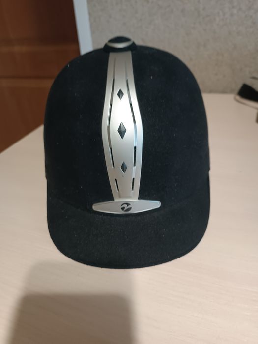 Шлем для скачковой езды