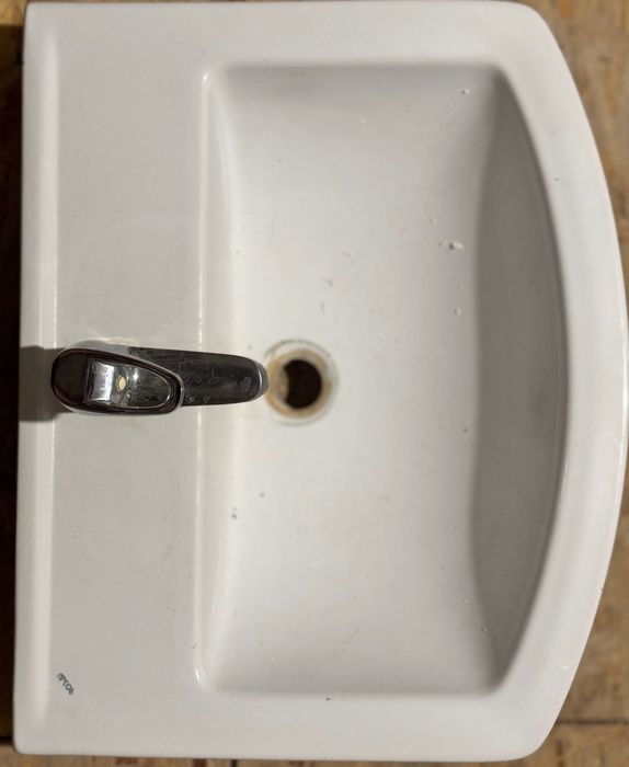 Раковина со стойкой