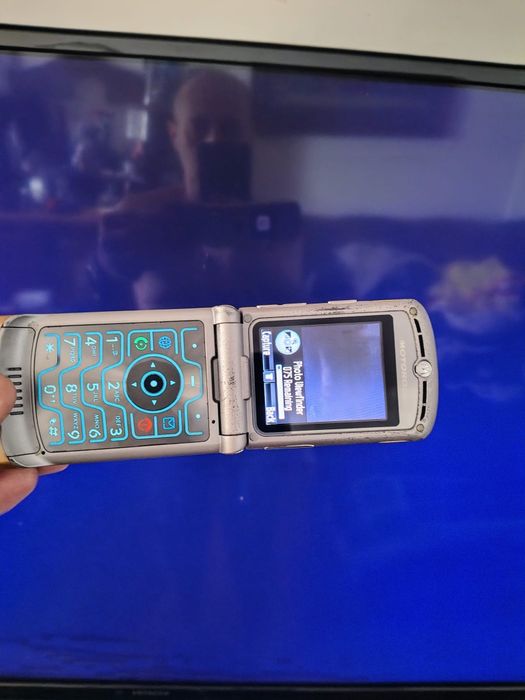 Motorola RAZR V3  ( liber de rețea)