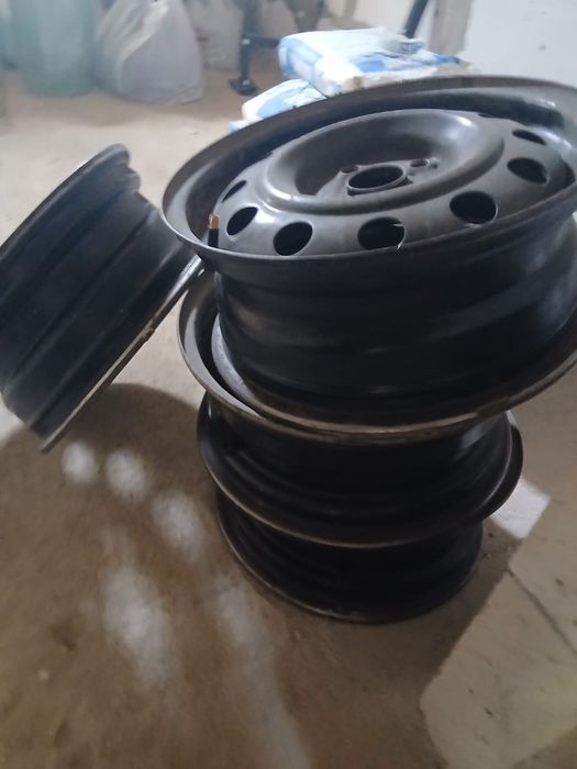 Продаю автошины в хорошем состояние