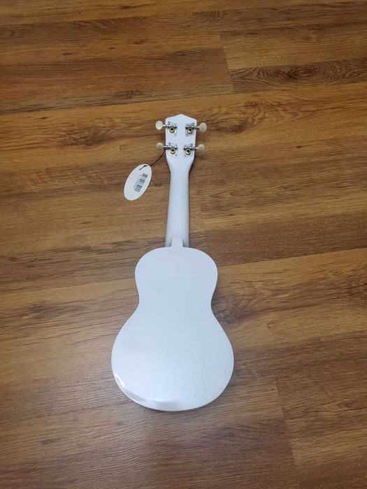 Укулеле с калъф - чисто нови