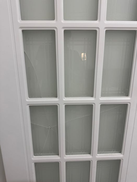 Отдам  дверь б/у