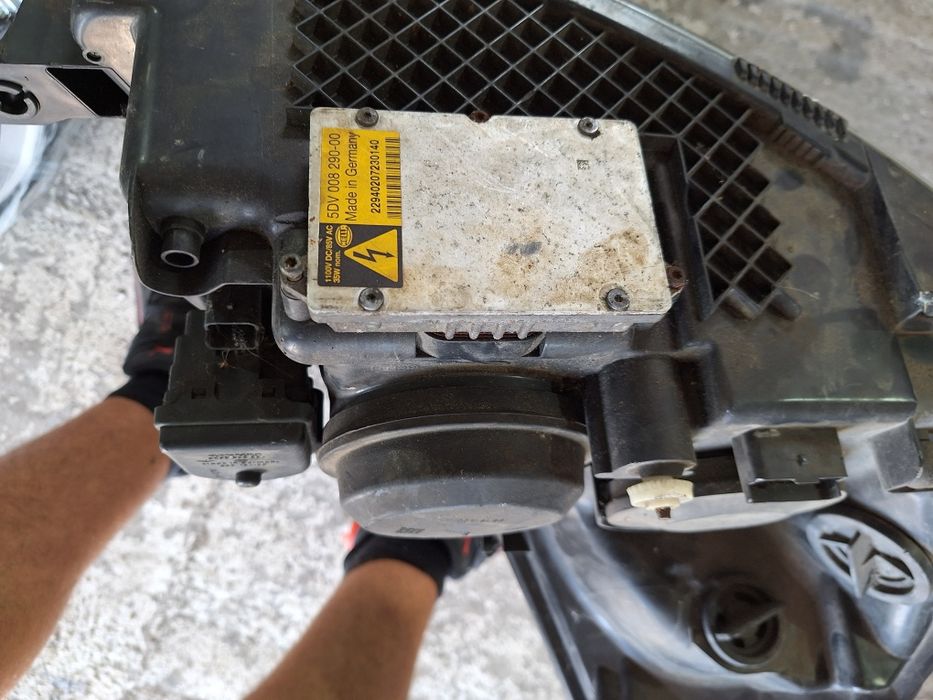 Ляв фар за Renault laguna 2007г.