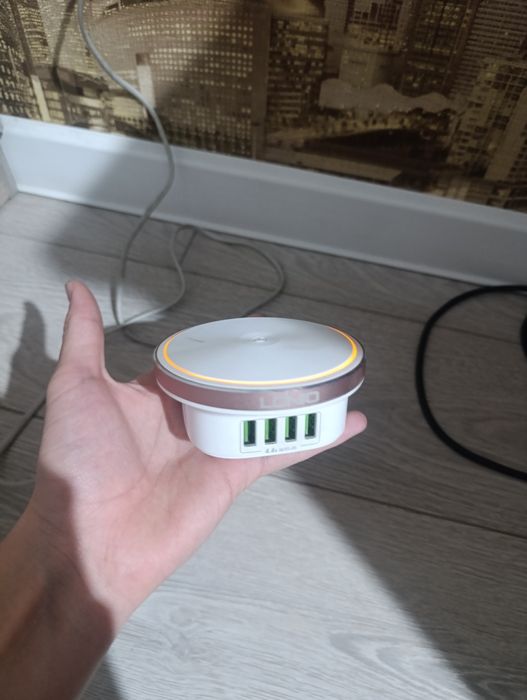 Ночник с зарядными портами