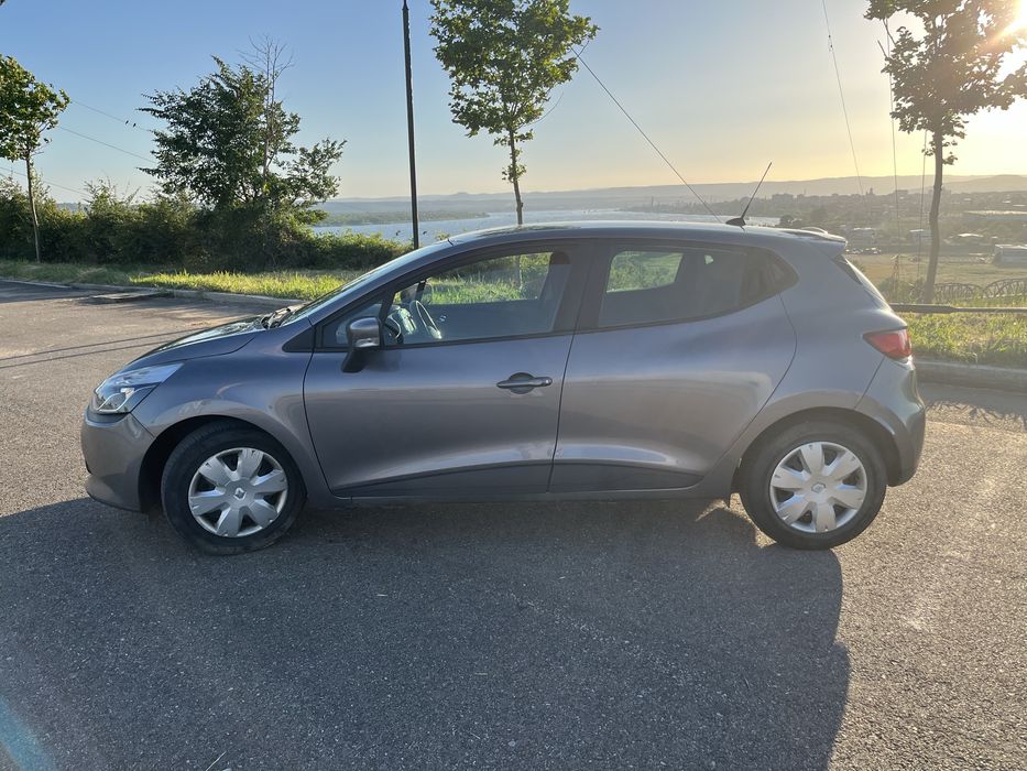 Vand renault clio 2013 motor 1.2 benzina 120,000 km se da la schimb doar  cu vw scirocco