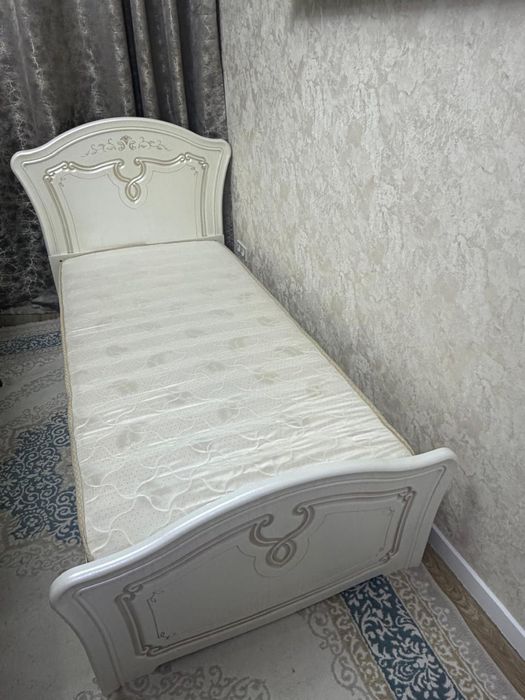 кровать односпальное