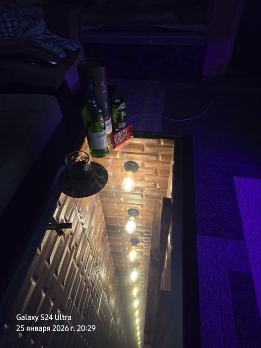 3D стол с эффектом бесконечности