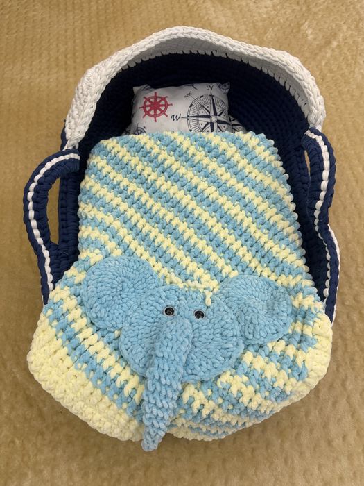 Плетен кош за бебе
