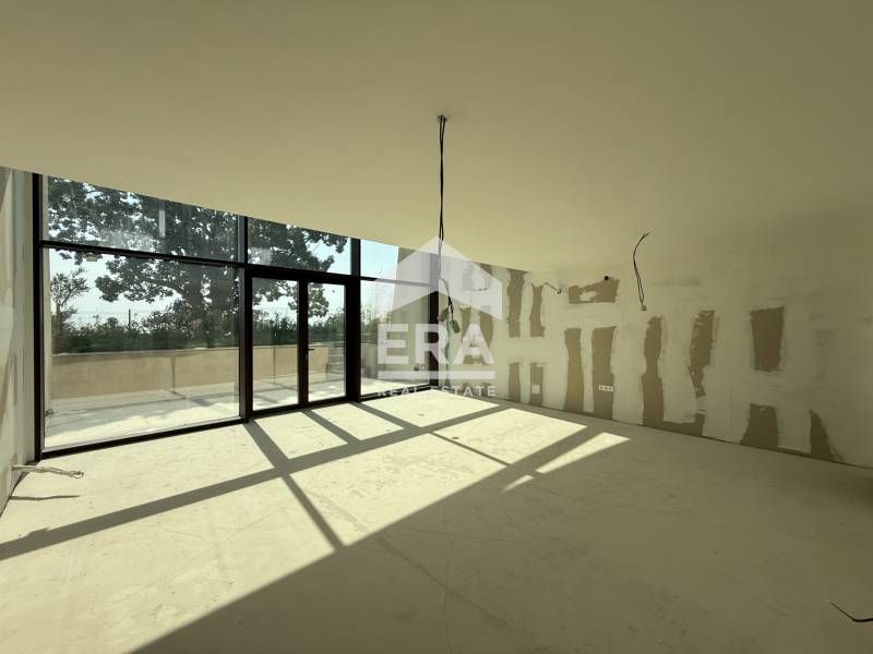 Уникален тристаен апартамент на две нива за продажба, тип "ГРАДСКА КЪЩ