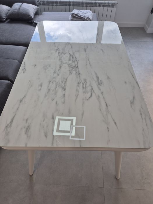 Разтегателна трапезна маса