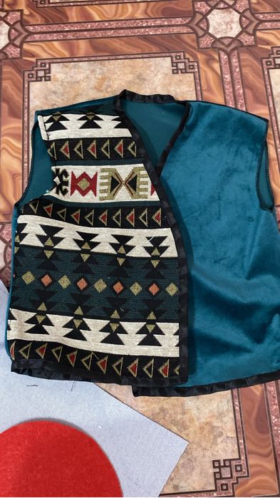 Детские жакет, кажеки на продажу, есть и на аренду