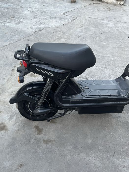 Скутер Klnt bike 2023 пробег 2600km