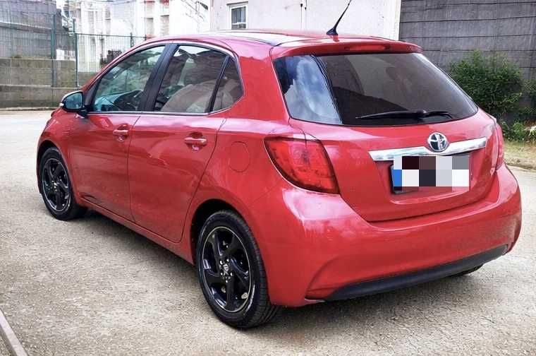 Продавам Toyota Yaris SwissTrend + Газова уредба