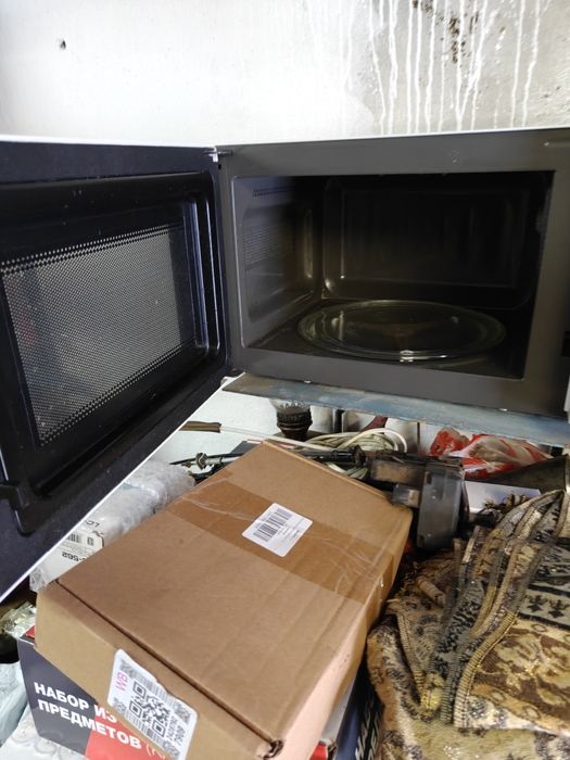 Микроволновая печь LG.