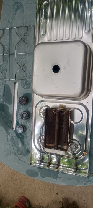 Газов котлон с мивка и пицарник за кемпер или каравана