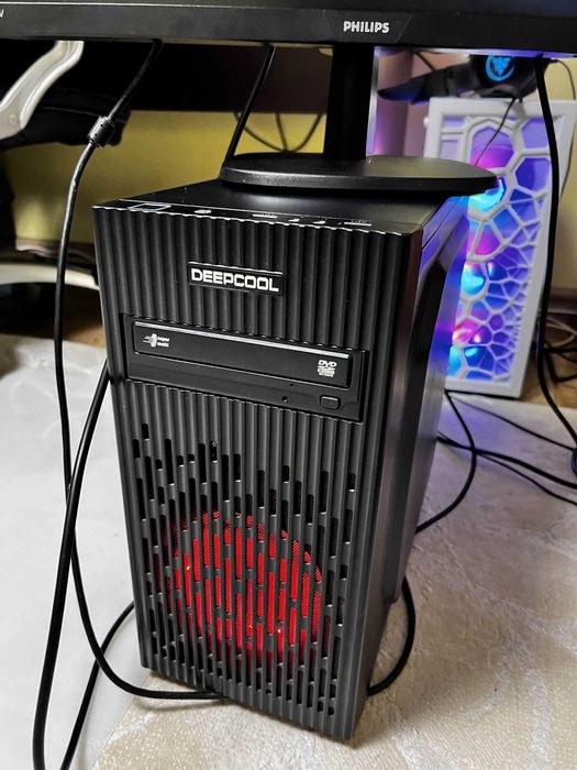 vând monitor philips si pc