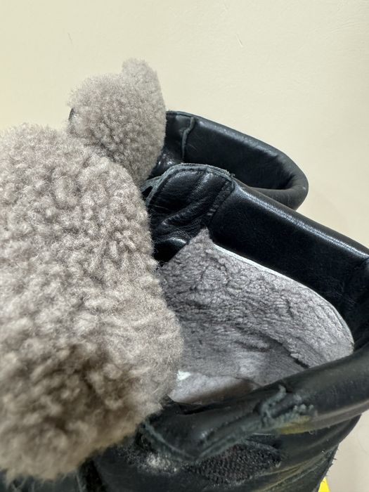 Продам зимние детские ботинки