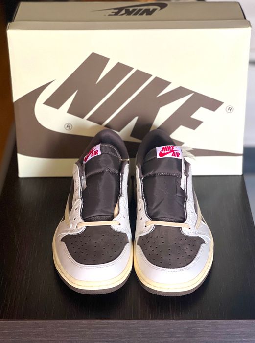 Travis Scott x Air Jordan 1 Low Reverse Olive 42.5 EU