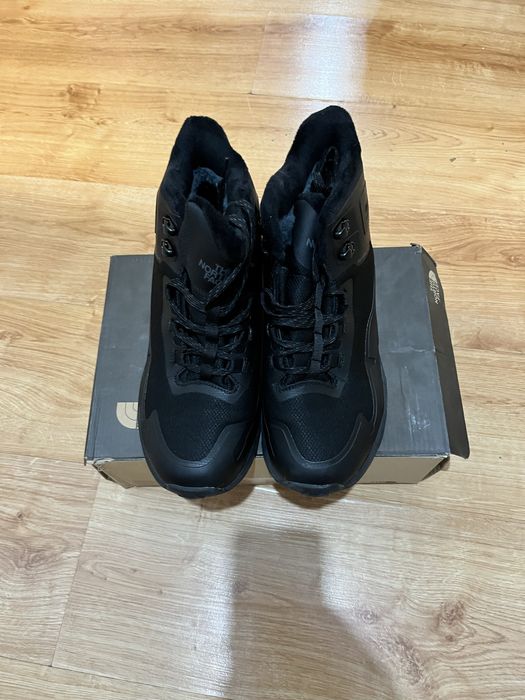 Продам зимную кроссовки