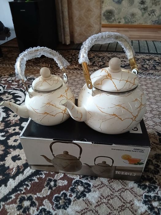 Эмалерованные чайники.