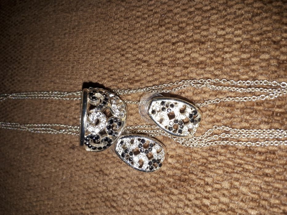 Продаю украшения. Колье, кольцо, серьги