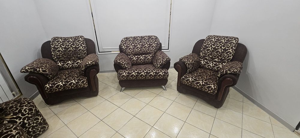 Продам 4 мягких кресла
