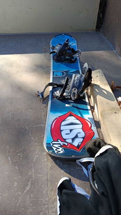 Florin,vinde plăcă de schi.