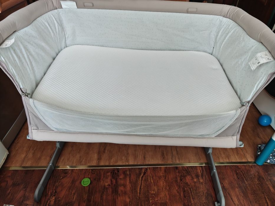 бебешка кошара Chicco next to me