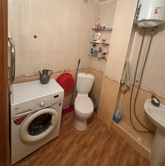 Продам 2 ком квартиру 8мкр дом 2