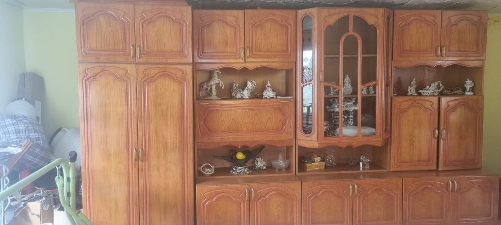Mobila de cireș și bar