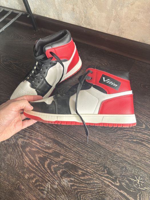 Продам кроссовки