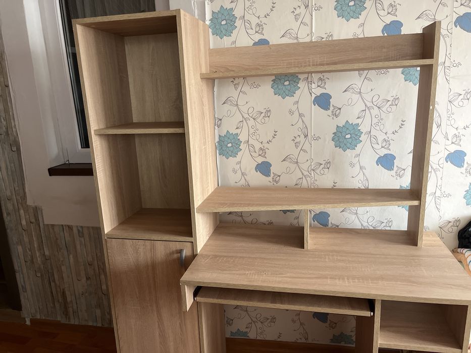 Vand birou folosit foarte putin!