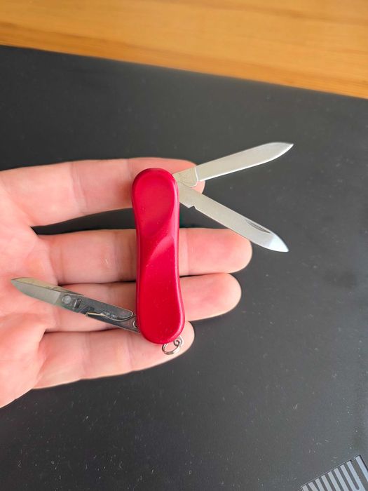 Briceag chei Wenger Delemont