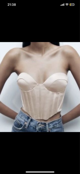 Top tip corset marimea S din satin cu cupe