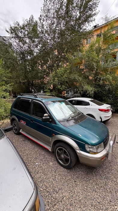 Срочно продам машину  Mitsubishi RVR