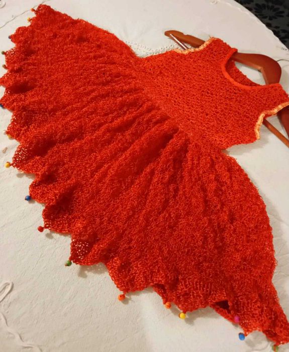 Карнавална рокля уникат ръчна изработка, ксилофон и дървени играчки