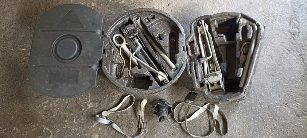 Kit  suport cric roata rezerva Golf 5 Touran Octavia 2 Passat Polo