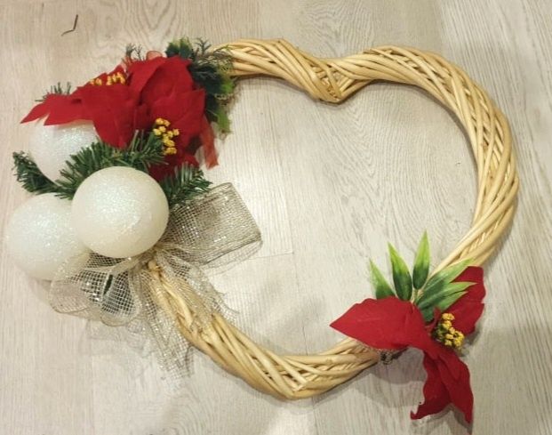 Изработвам коледна украса