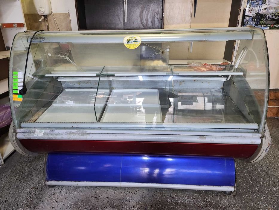 Хладилна витрина