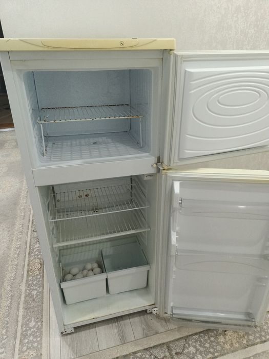 Холодильник двухкамерный