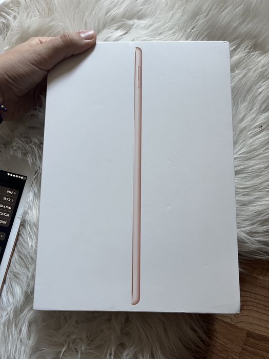 iPad 8th (2020), model Wi-Fi,32 GB.Gold