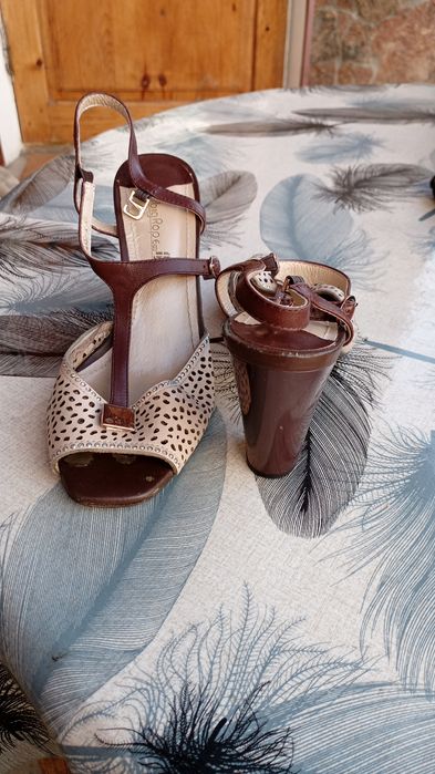 Ayollar uchun oyoq kiyimlar