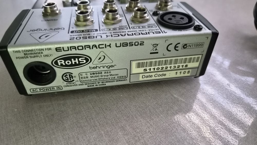 Миш пулт  BEHRINGER  UB502