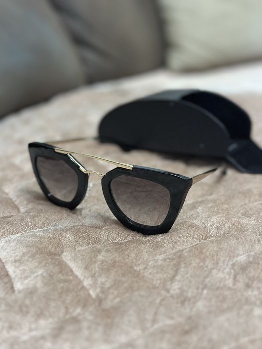 Дамски очила на PRADA