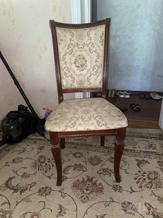 Продам 10 стульев