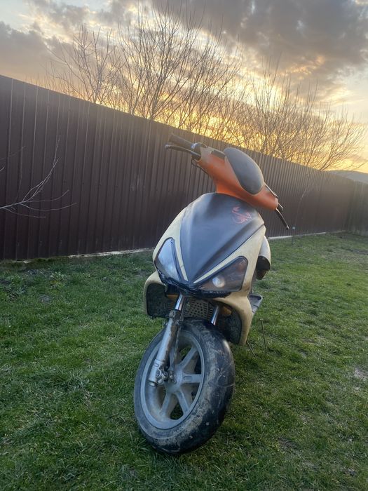 Vand sau schimb Scuter 80cc benelli 491