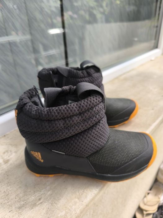 Боти adidas и skechers
