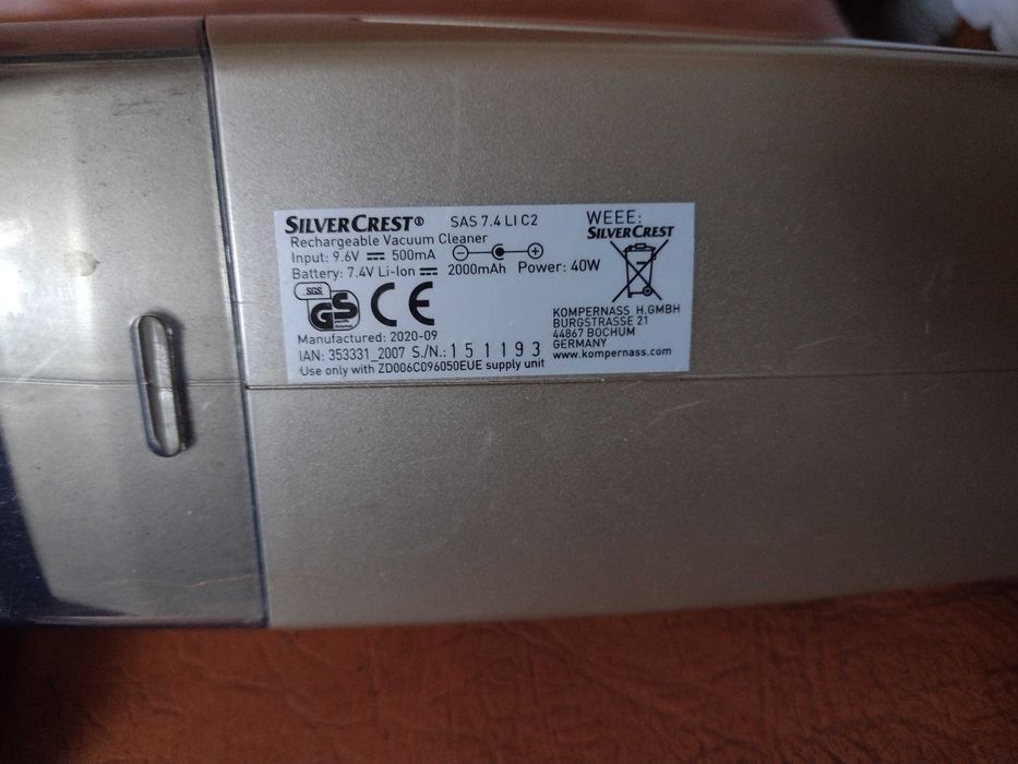 Aspirator mini pentru casa sau masina
